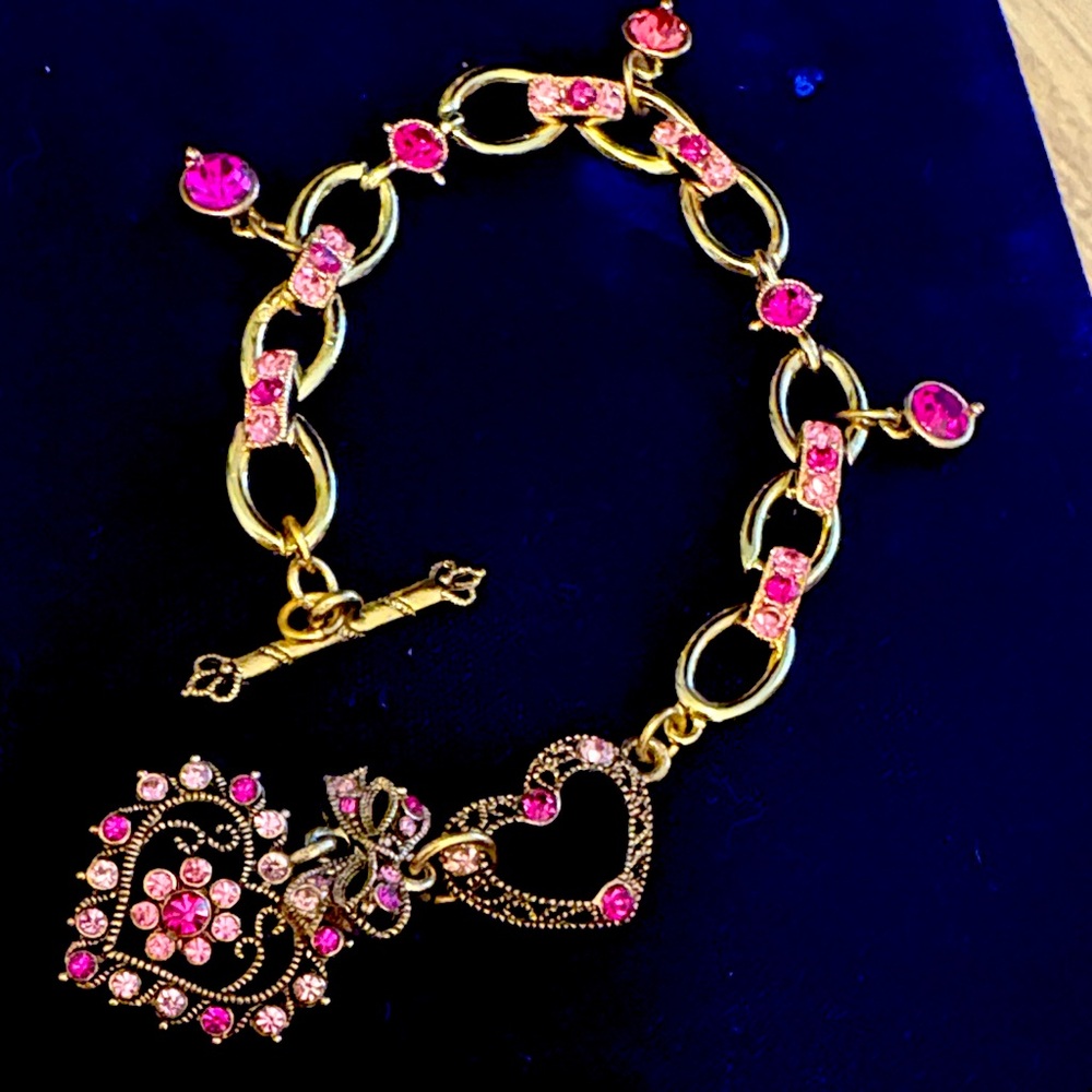 Vintage ornate heart filigree with pink crystal bracelet brass tone